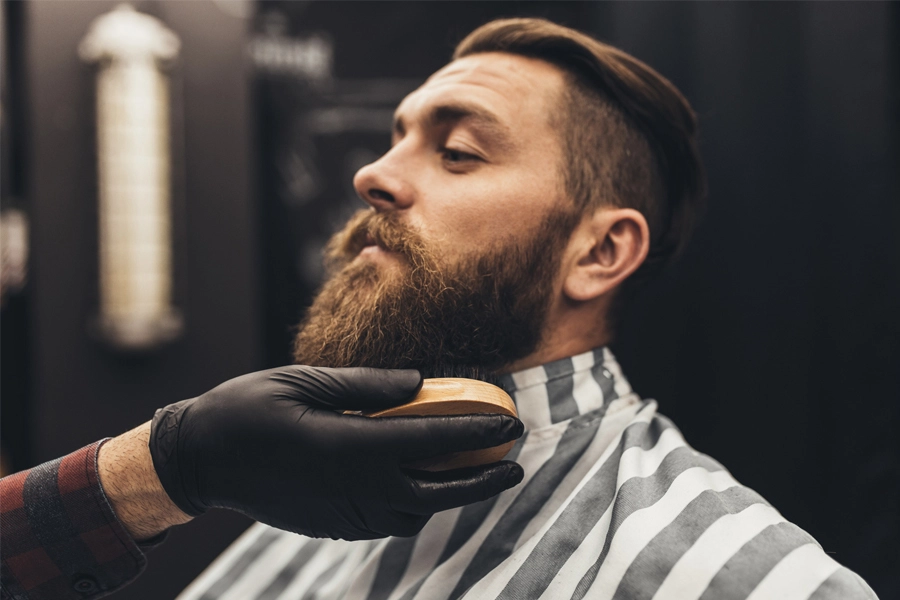 Barba Perfetta? Guida Completa alla Cura della Barba: Dalla Crescita al Mantenimento